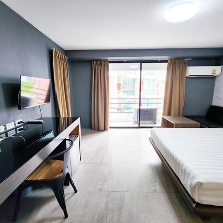 Watana Hotel Бангкок Экстерьер фото