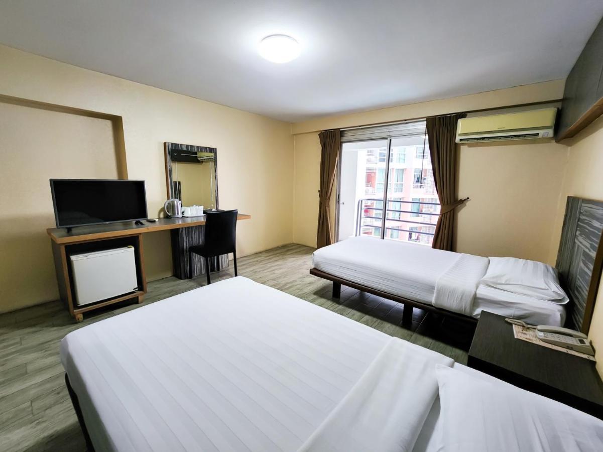 Watana Hotel Бангкок Экстерьер фото