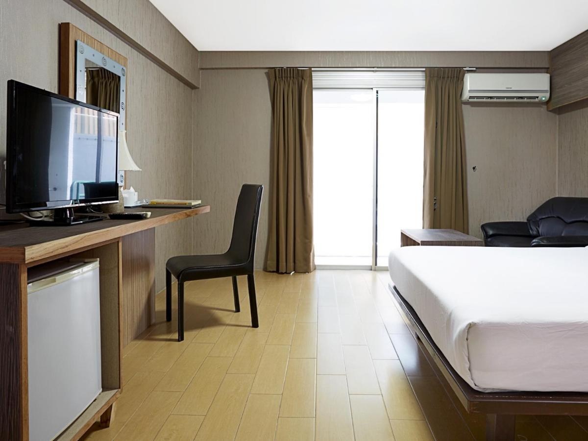 Watana Hotel Бангкок Экстерьер фото