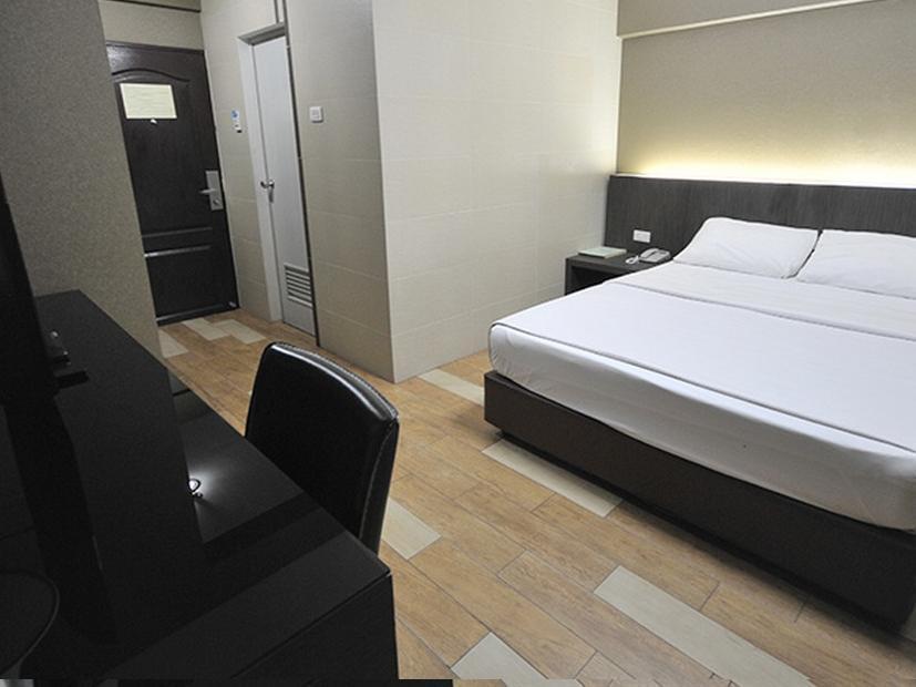 Watana Hotel Бангкок Экстерьер фото